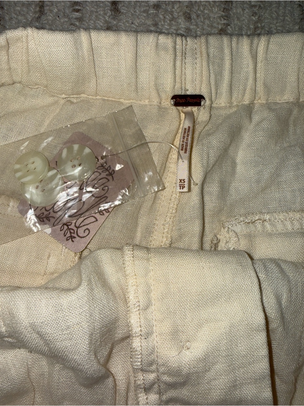 NWT Free People Linen Blend Shorts Cream White Raw Hem Drawstring Casual XS - Picture 3 of 3